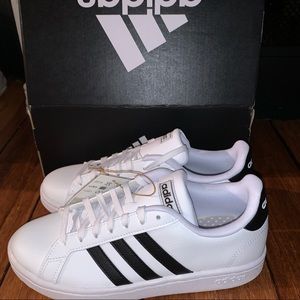 Adidas Grand Court Sneakers